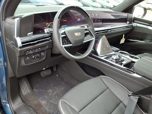 New 2026 Cadillac Escalade Sport w/ LPO, ONYX Package image 3