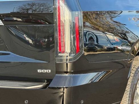 Certified 2025 Cadillac Escalade ESV Premium Luxury image 28