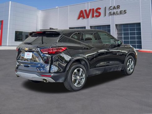 Used 2025 Chevrolet Blazer LT FWD image 11