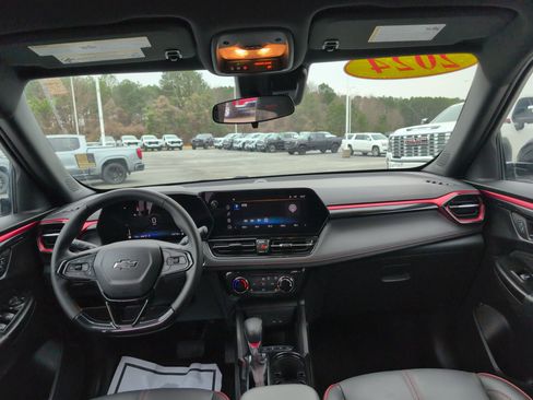 Used 2024 Chevrolet TrailBlazer RS image 27