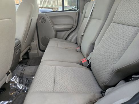 Used 2005 Jeep Liberty Renegade image 19