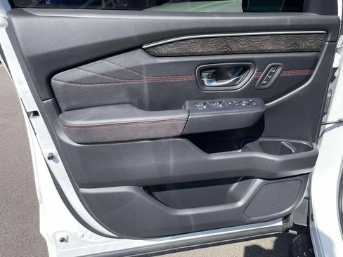 Certified 2026 Honda Pilot Black Edition image 16