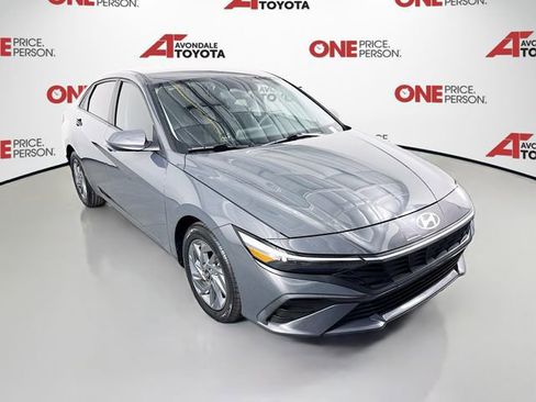 Used 2024 Hyundai Elantra SEL image 1