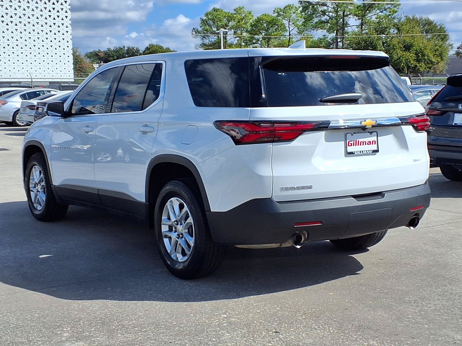 Used 2023 Chevrolet Traverse LS w/ Safety Package FWD image 3