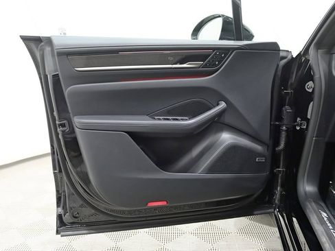 Used 2025 Porsche Macan Turbo Electric AWD/4WD image 41