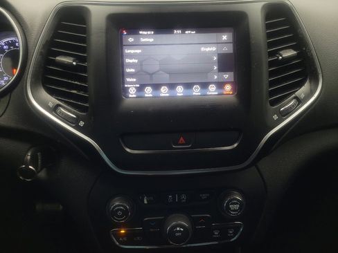 Used 2019 Jeep Cherokee Latitude w/ Popular Appearance Group image 25