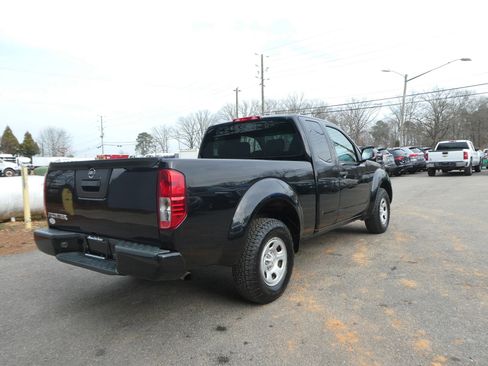 Used 2019 Nissan Frontier S image 5