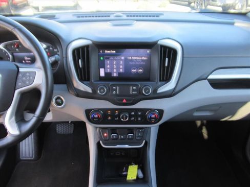 Used 2020 GMC Terrain SLT w/ Preferred Package image 21