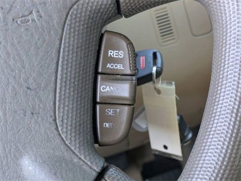 Used 2005 Honda CR-V LX image 25