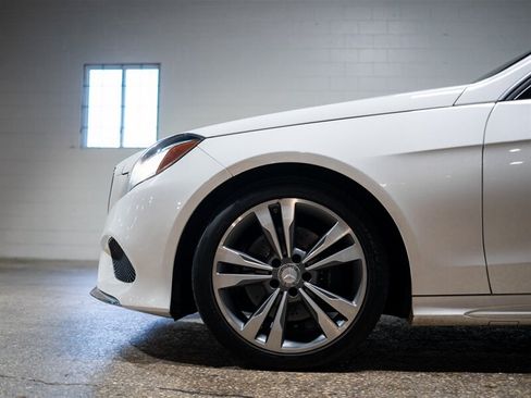 Used 2014 Mercedes-Benz E 350 4MATIC Sedan image 9