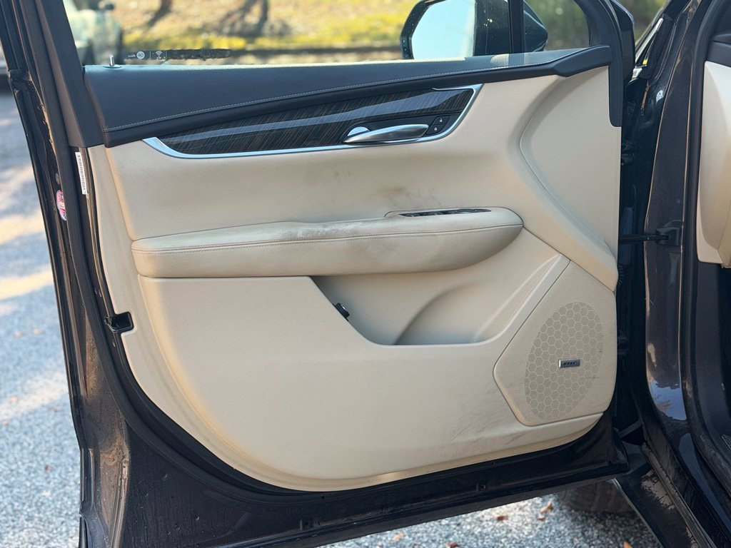Used 2017 Cadillac XT5 FWD image 9