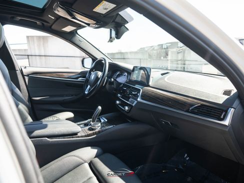 Used 2018 BMW 530i xDrive w/ Premium Package image 15