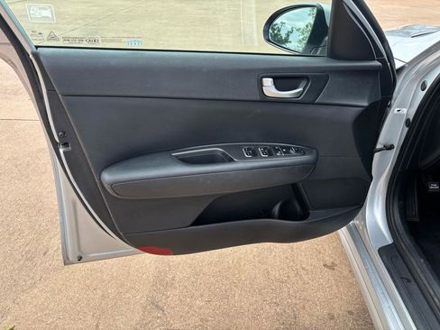 Used 2018 Kia Optima LX FWD image 11