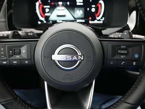 Used 2025 Nissan Pathfinder Platinum AWD/4WD image 26