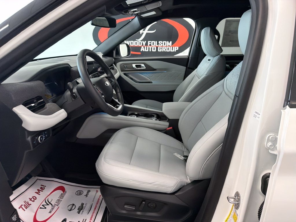 New 2027 Ford Explorer Platinum w/ 3.0L Ultimate Package RWD image 11