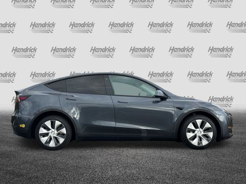 Used 2022 Tesla Model Y Long Range image 3