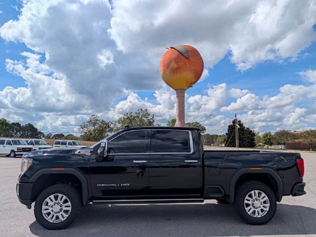 Used 2021 GMC Sierra 2500 Denali w/ Denali Ultimate Package AWD/4WD image 2
