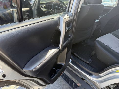Used 2018 Toyota 4Runner SR5 RWD image 15