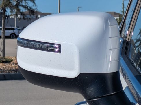 New 2025 Kia Telluride S image 12