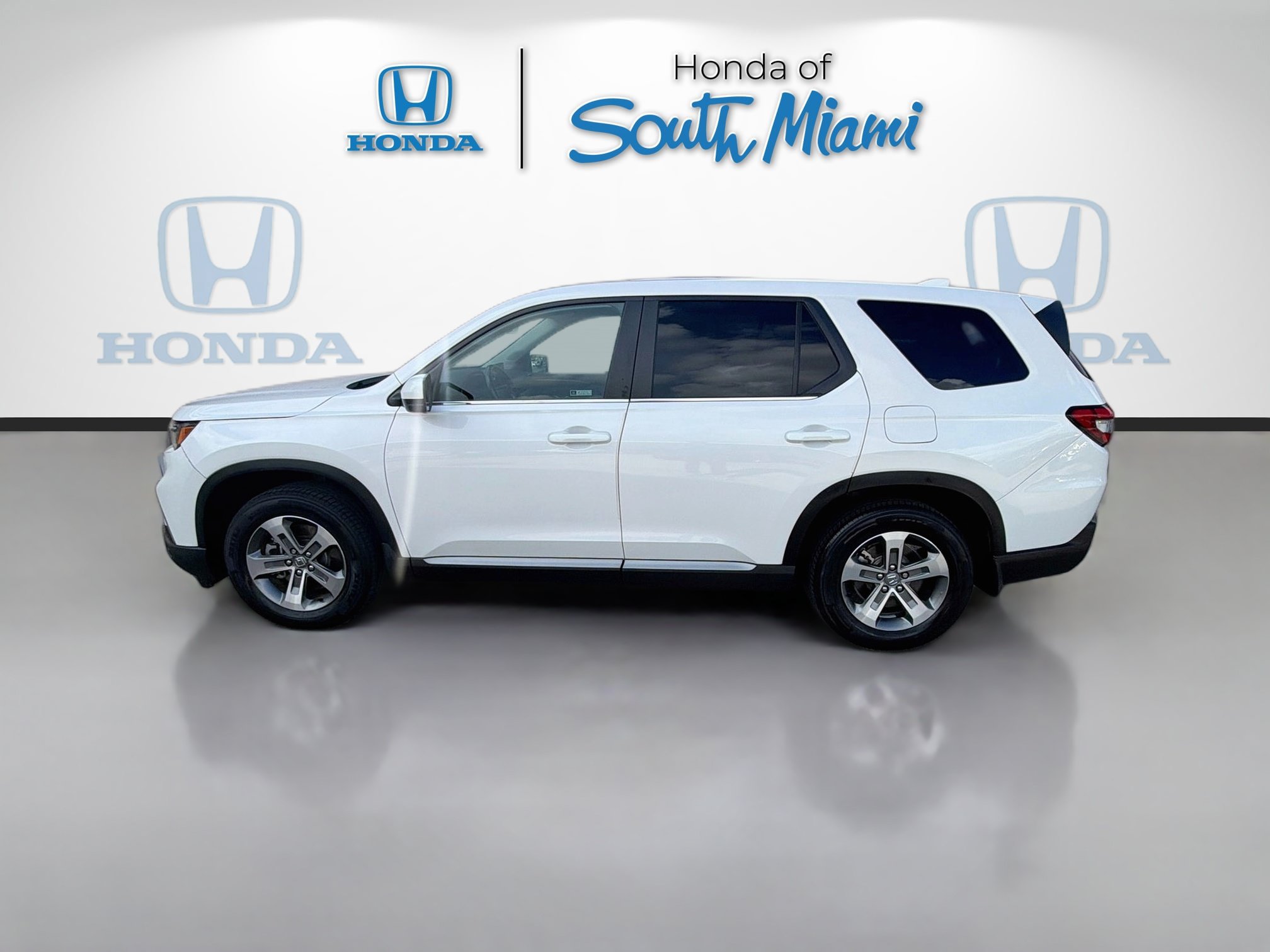 Used 2024 Honda Pilot EX-L image 4