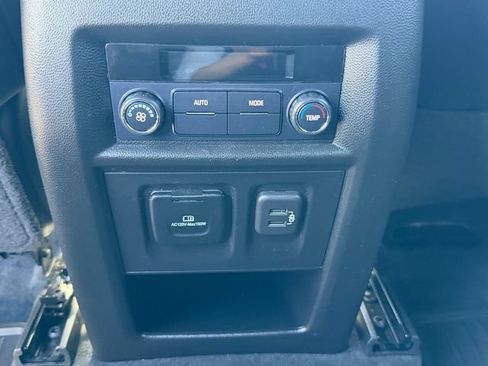 Used 2023 Chevrolet Traverse RS AWD/4WD image 24