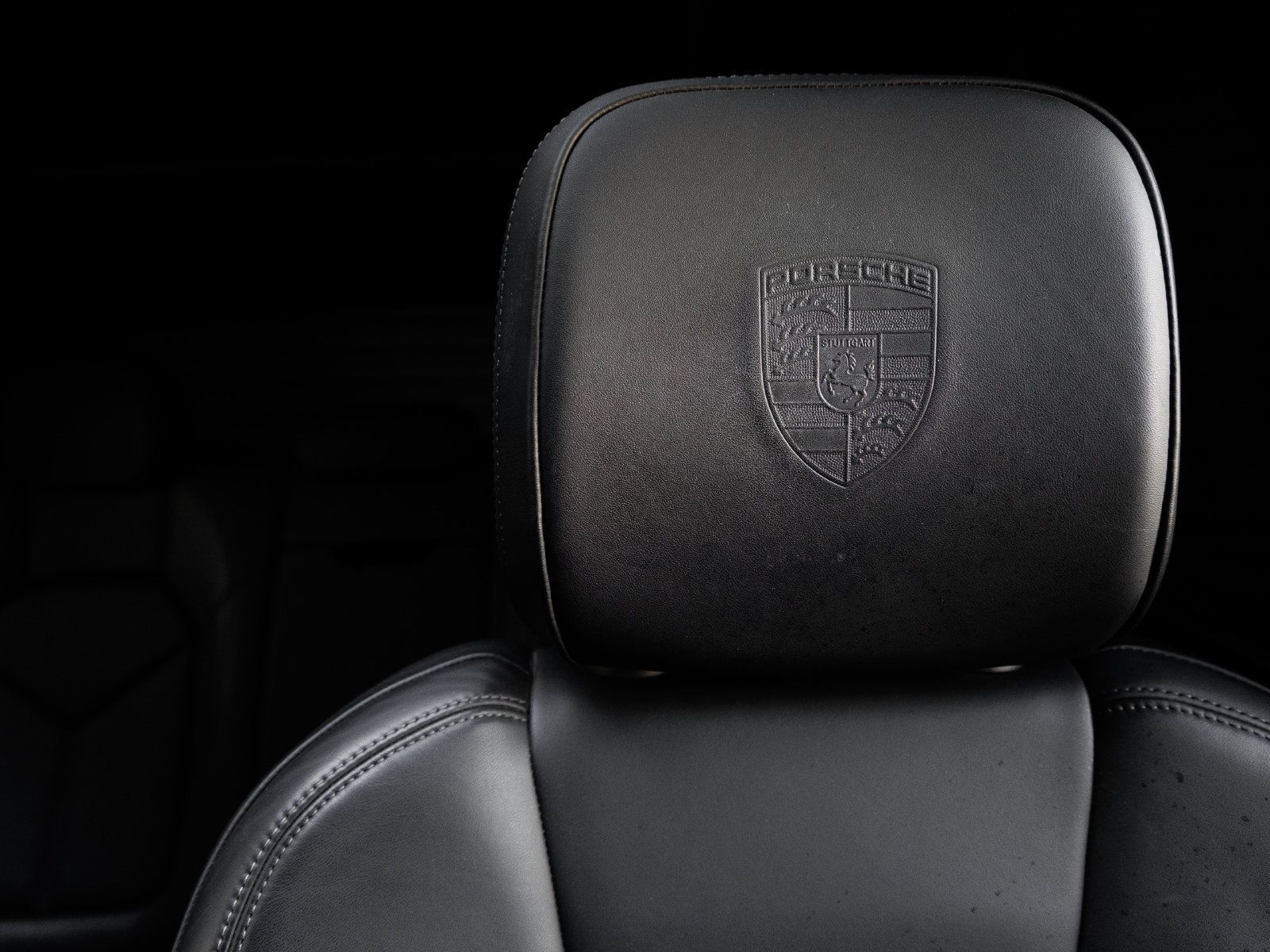 Used 2023 Porsche Macan AWD/4WD image 15