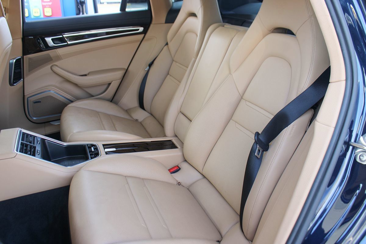 Used 2020 Porsche Panamera 4 E-Hybrid AWD/4WD image 19