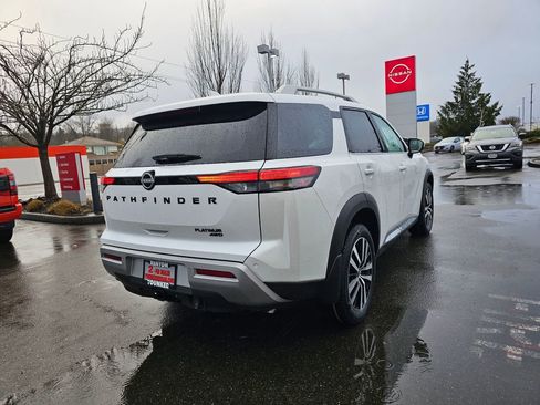 New 2025 Nissan Pathfinder Platinum image 5