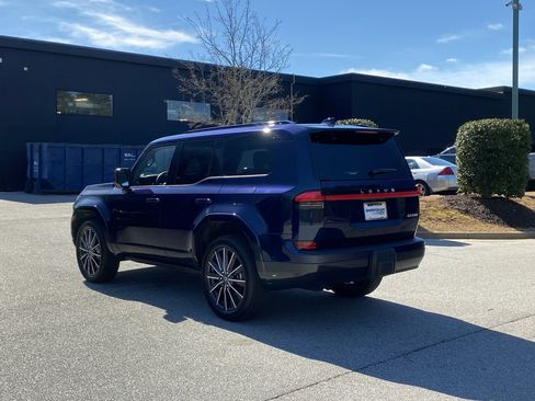 Used 2025 Lexus GX 550 GX 550 Luxury+ w/ Accessory Package (2T) image 16