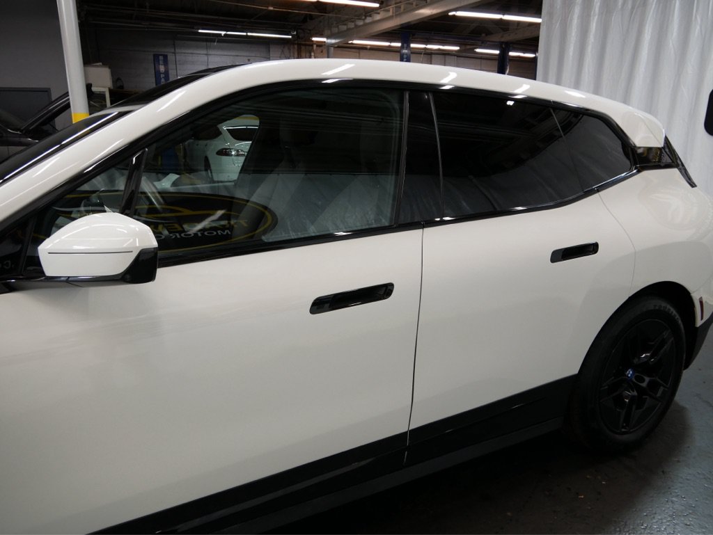 Used 2024 BMW iX xDrive50 AWD/4WD image 7