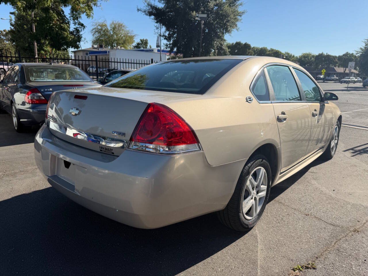 Used 2009 Chevrolet Impala LS FWD image 4