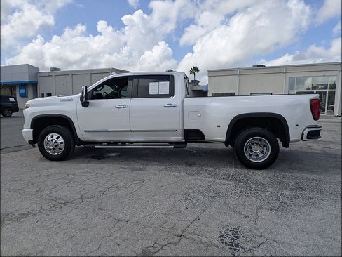Used 2025 Chevrolet Silverado 3500 High Country w/ Technology Package AWD/4WD image 4