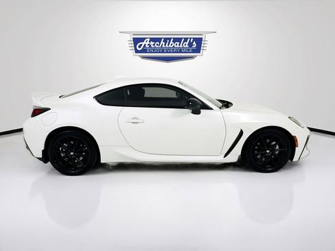 Used 2023 Toyota GR86 Premium RWD image 8