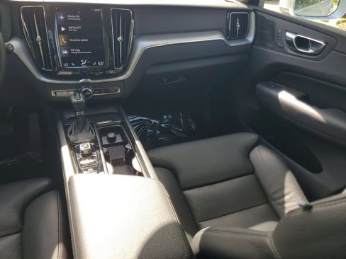 Used 2019 Volvo XC60 T5 Momentum w/ Protection Package FWD image 15
