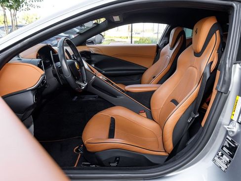 Used 2022 Ferrari Roma RWD image 21