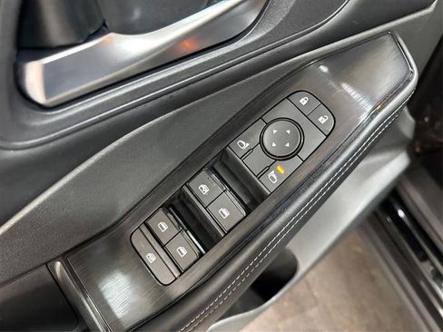 Used 2025 Nissan Rogue SV AWD/4WD image 31