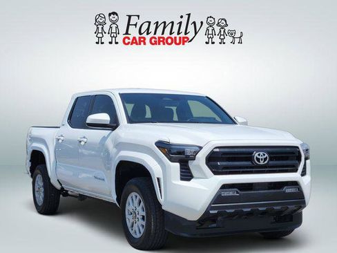 Certified 2025 Toyota Tacoma SR5 RWD image 2
