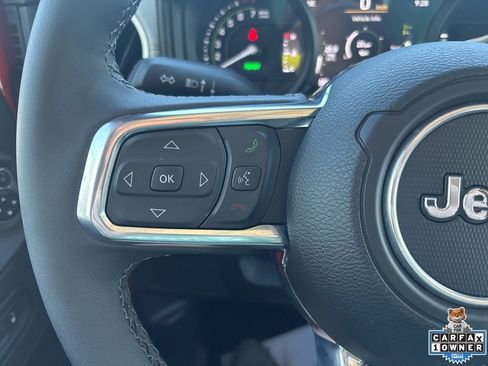 Used 2025 Jeep Wrangler Unlimited Sahara AWD/4WD image 55