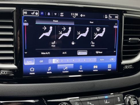 Used 2025 Chrysler Pacifica Select image 19