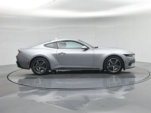 Used 2025 Ford Mustang Premium image 28