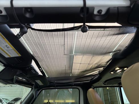 Used 2019 Jeep Wrangler Unlimited Sahara image 48