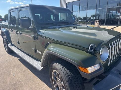 Used 2022 Jeep Gladiator Overland w/ Popular Equipment Package AWD/4WD image 2