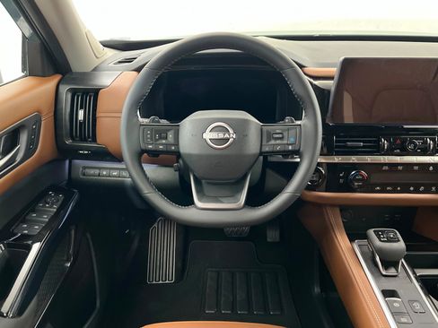 New 2026 Nissan Pathfinder Platinum image 12