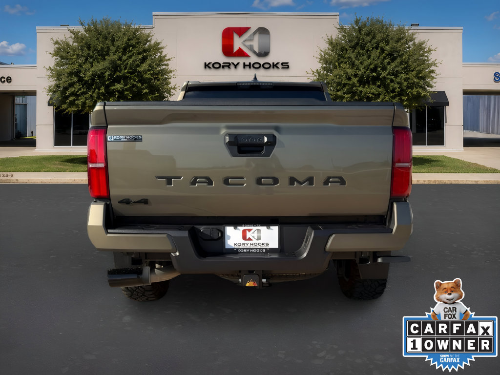 Used 2024 Toyota Tacoma TRD Sport AWD/4WD image 4