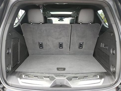 Used 2023 Chevrolet Tahoe Z71 w/ Luxury Package image 17