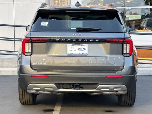 New 2026 Ford Explorer Active w/ Active Comfort Package RWD image 4