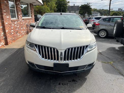 Used 2013 Lincoln MKX AWD image 6