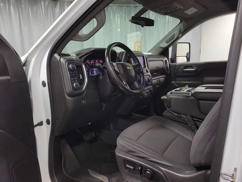 Used 2020 Chevrolet Silverado 2500 LT w/ Convenience Package AWD/4WD image 13