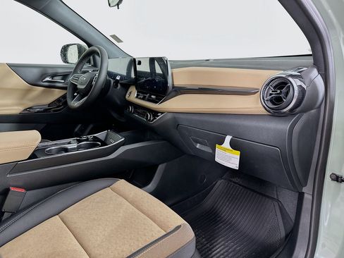 New 2026 Chevrolet Equinox ACTIV w/ Convenience Package III AWD/4WD image 30