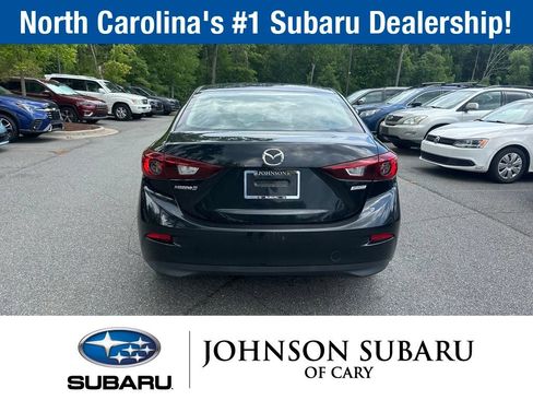 Used 2018 MAZDA MAZDA3 Sport FWD image 4
